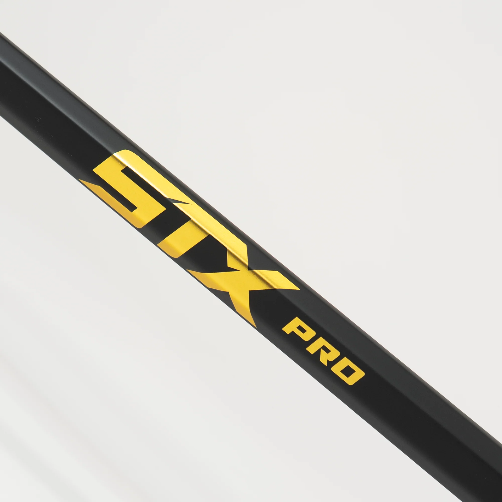 STX Aria Pro Women's Lacrosse Shaft - Image 3